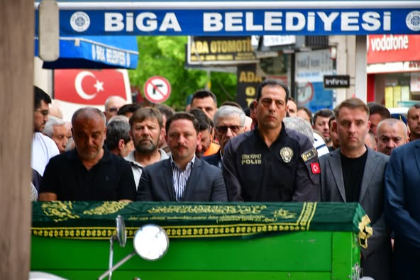 Kaymakamımız Sayın Ercan Kayabaşı Şehidimiz Ercan Yaz’ın Kıymetli Annesi Merhume Sıdıka Yaz’ın Cenaze Merasimine Katıldı